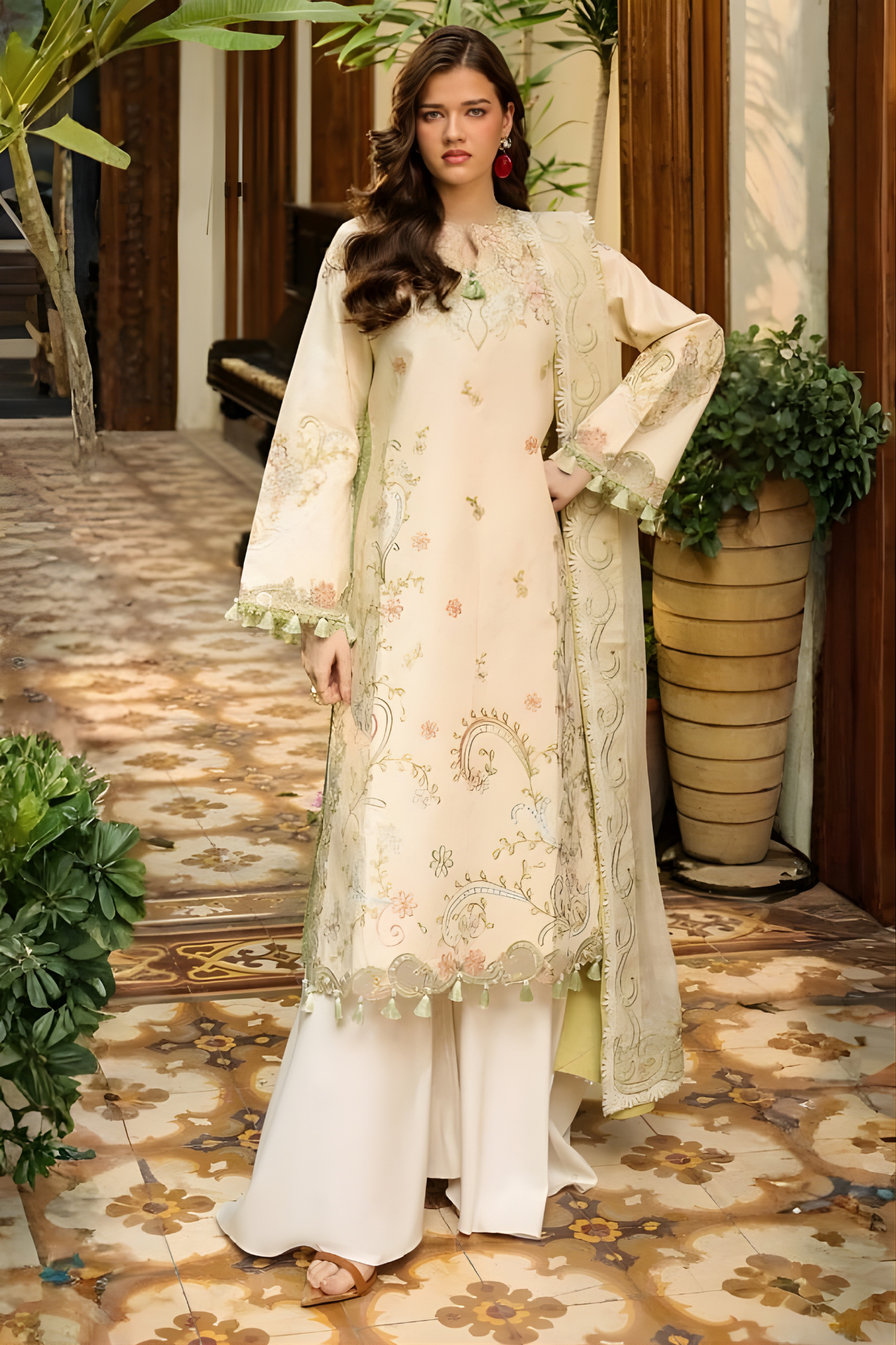 Off-White Luxury Embroidered Lawn 3PC