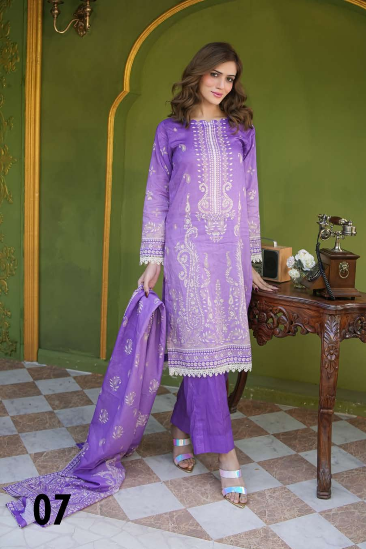 Lllic Purple Printed Lawn 3PC