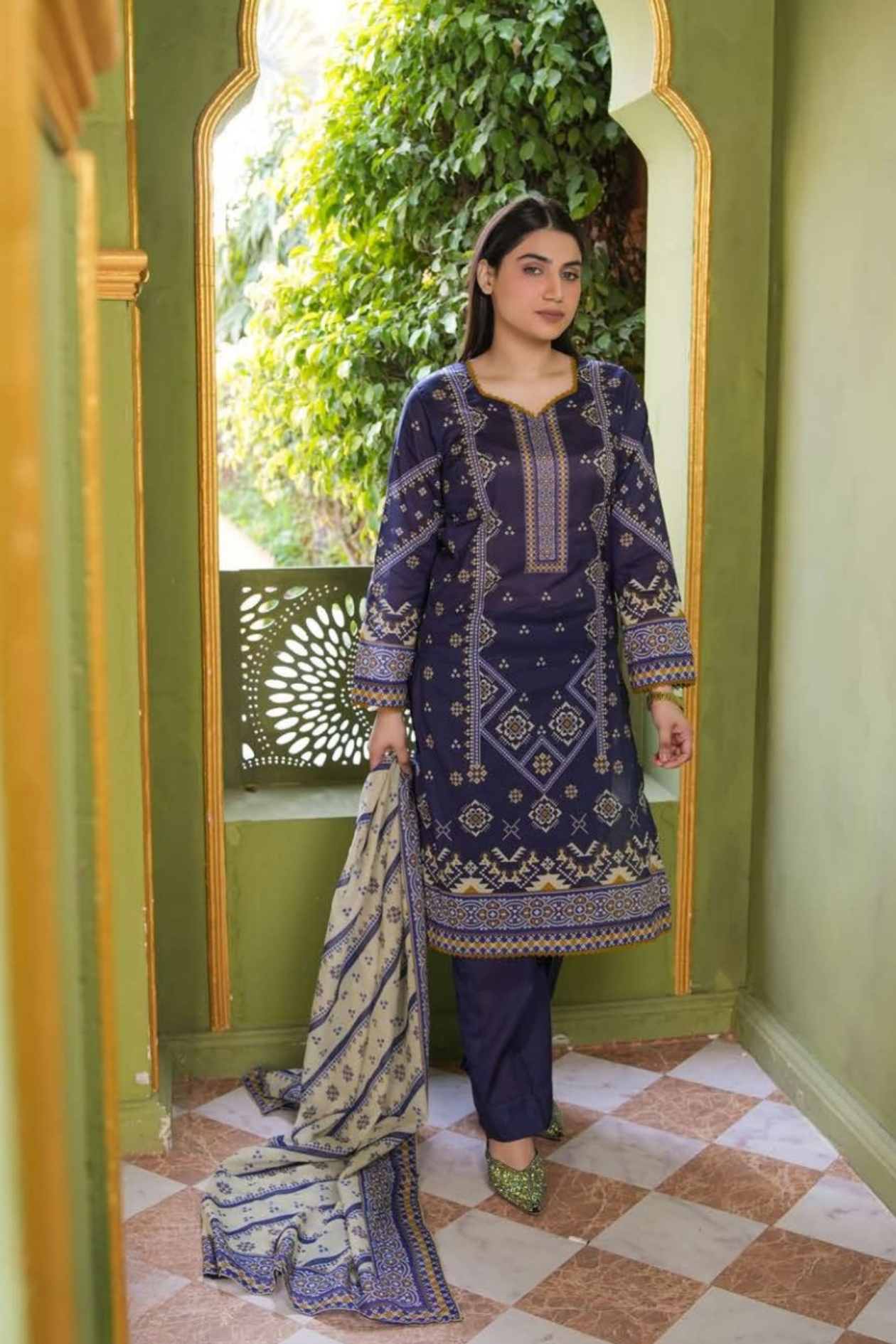 Lllic Purple Printed Lawn 3PC